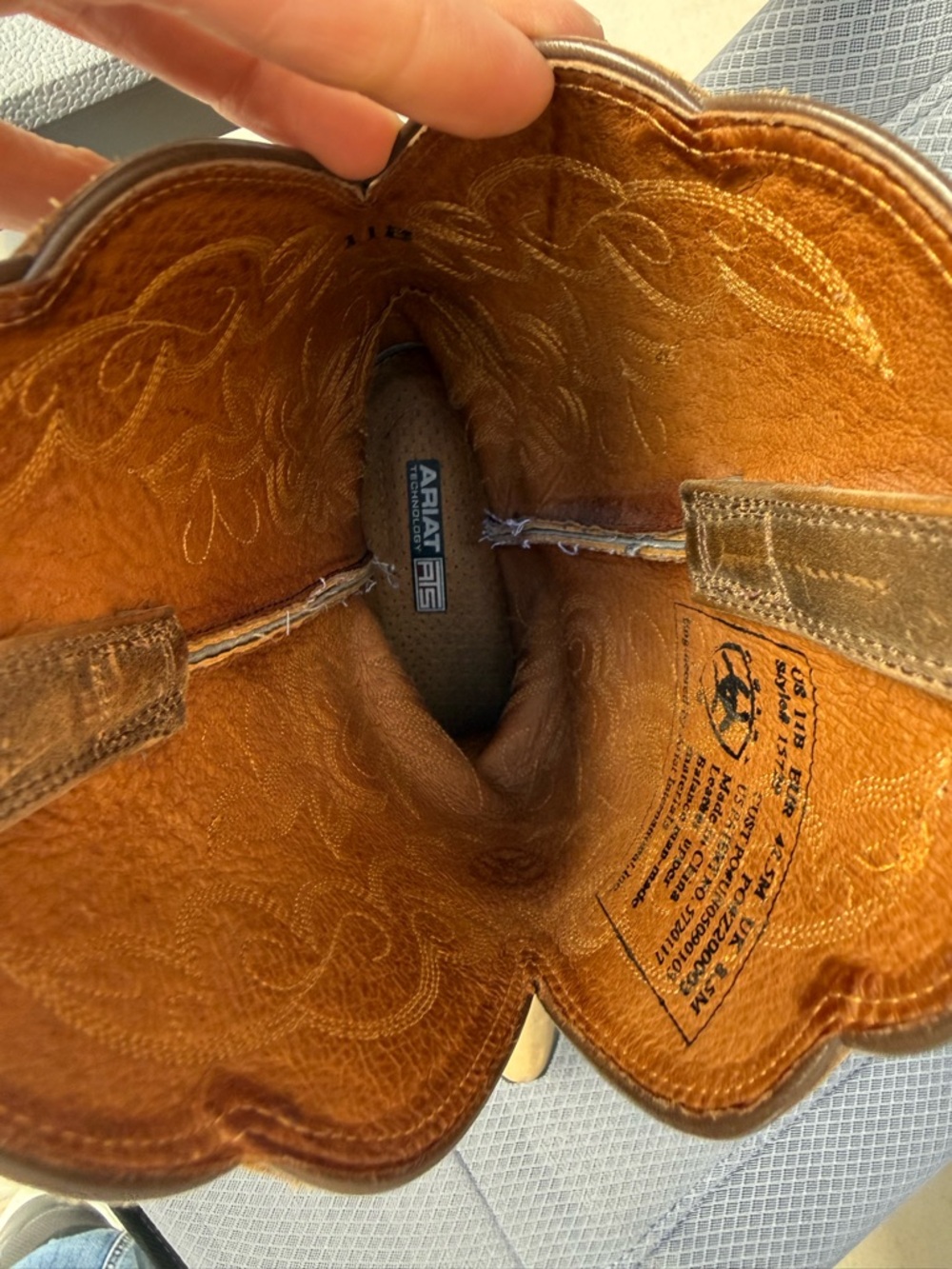 Ariat Women’s Size 11 Tan Distressed Leather Western Cowboy Boots Embroidered - Picture 4 of 9